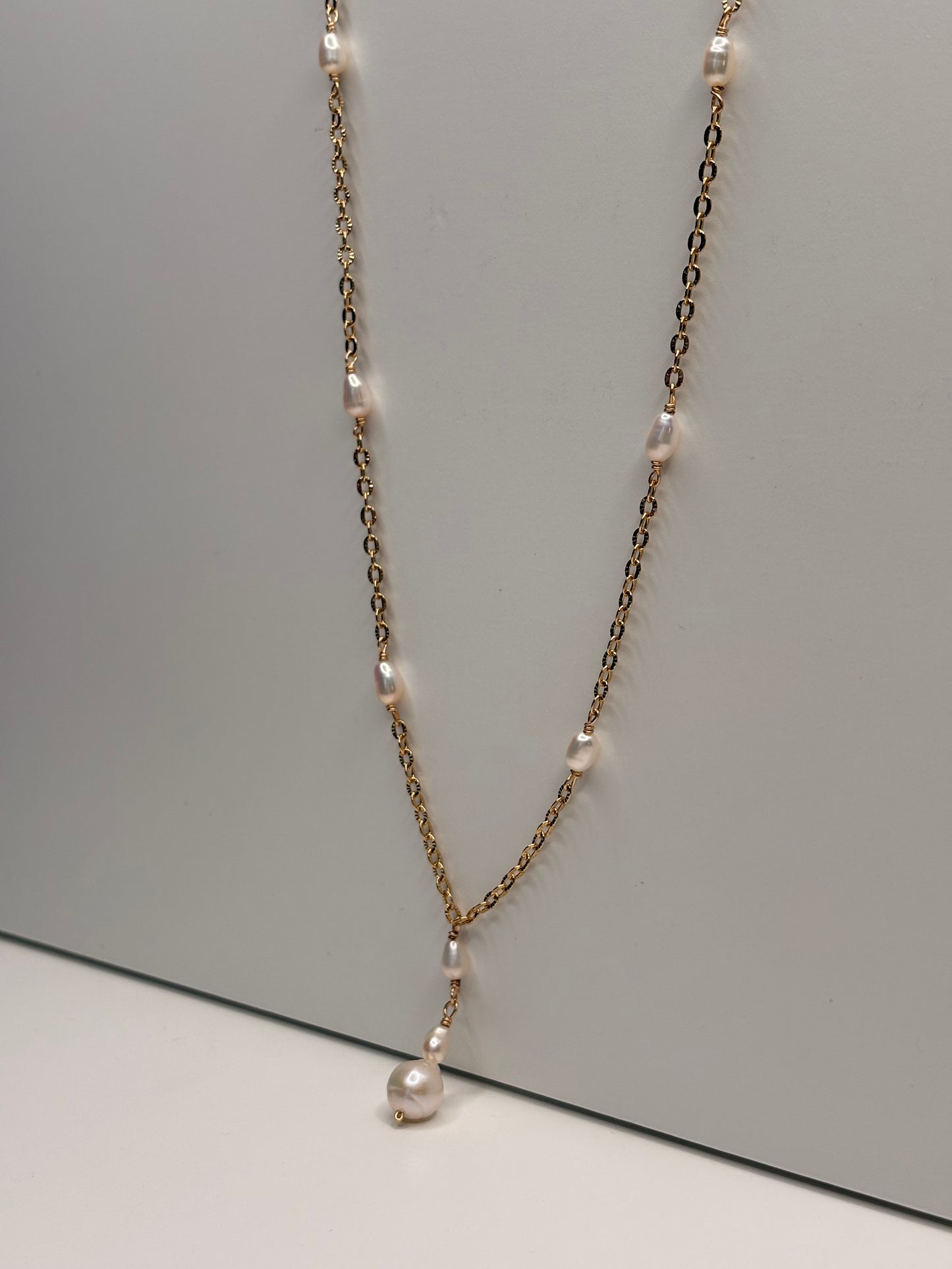 Pearl Necklace - Gold Essence