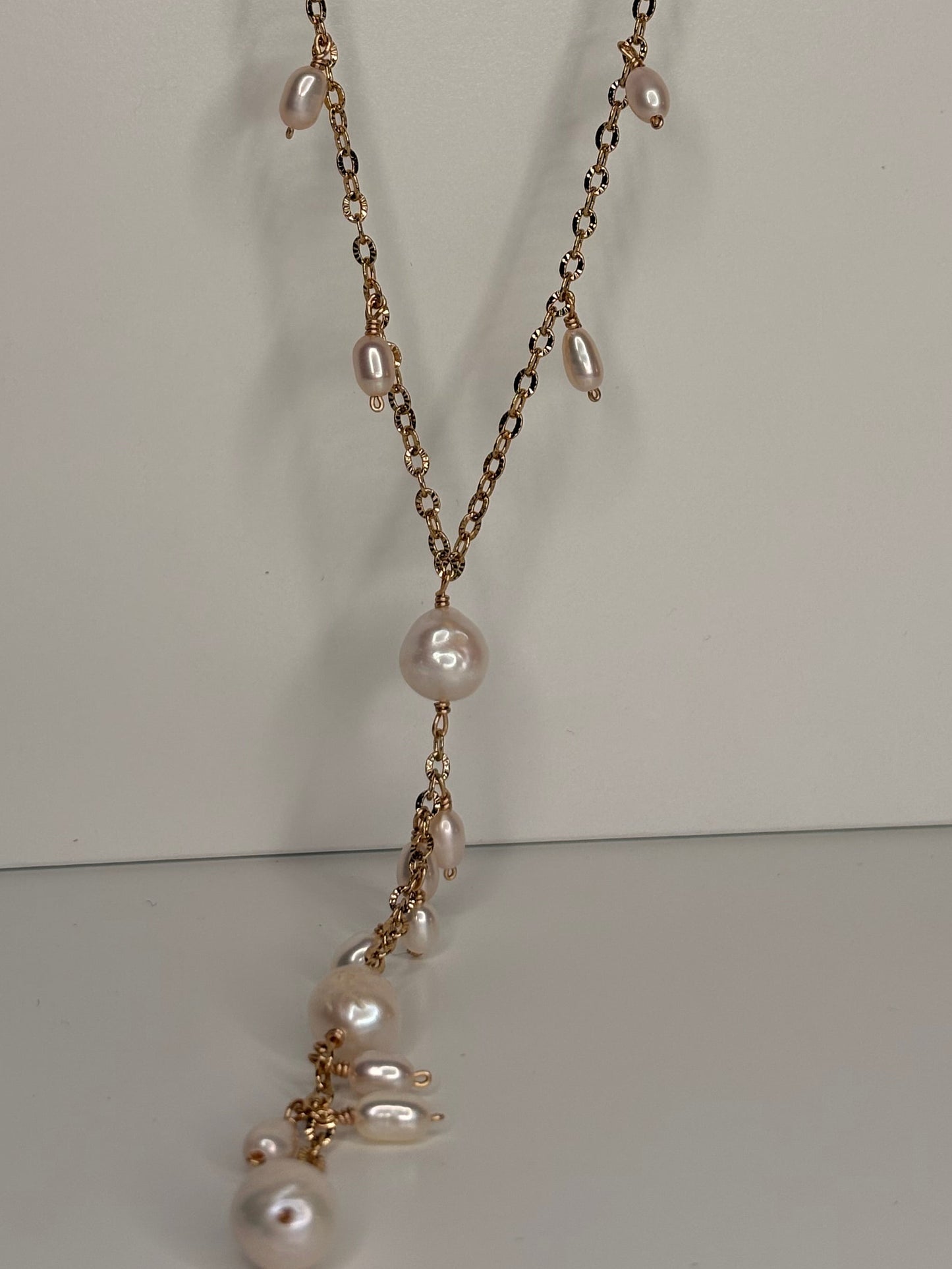 Collier Lariat de Perles - Pluie d’Eau Douce