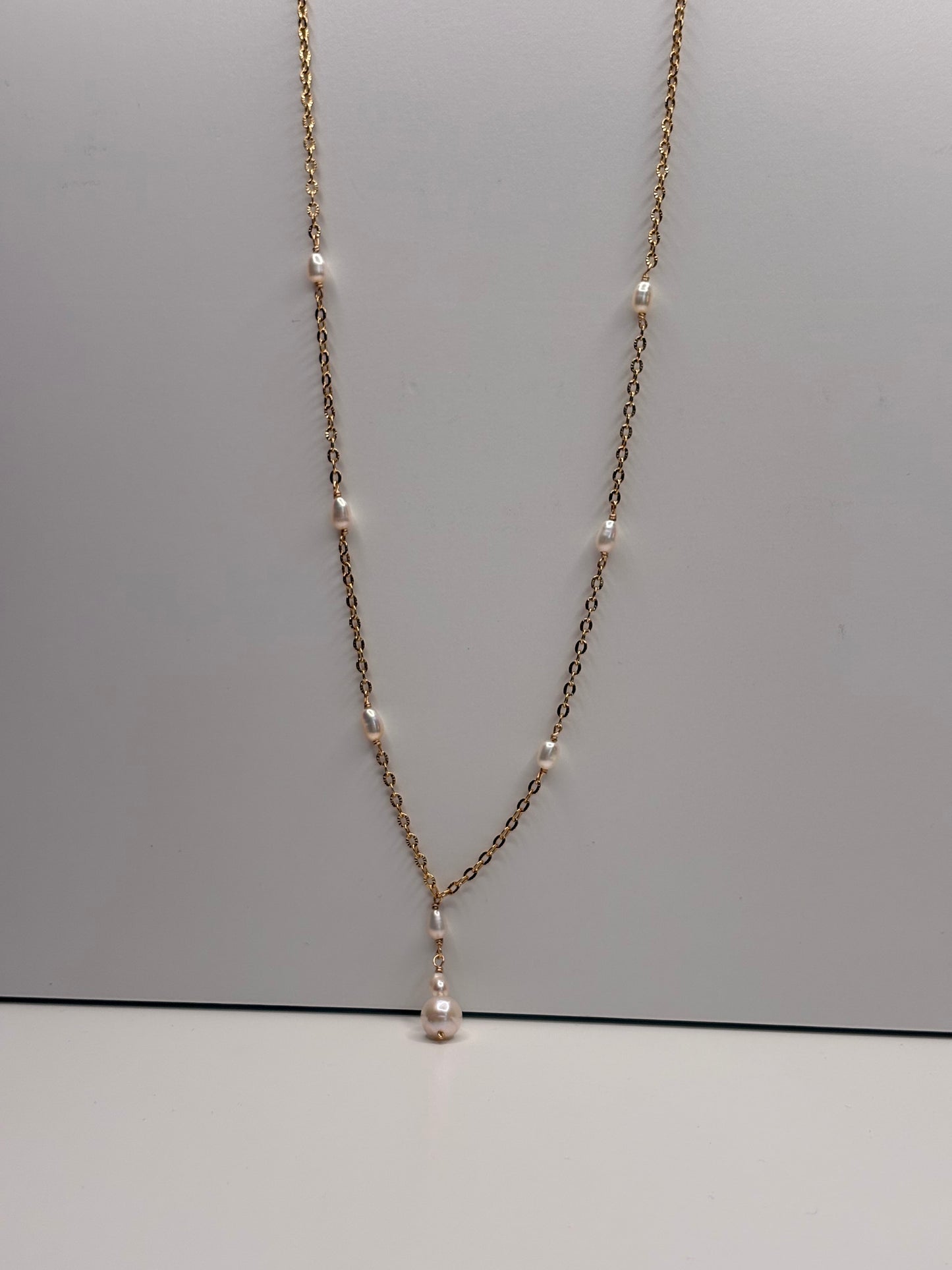 Pearl Necklace - Gold Essence