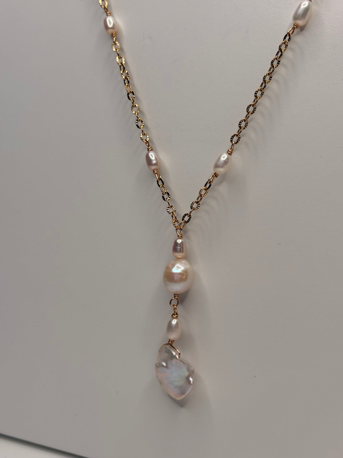 Pearl Necklace - Dawn Drop