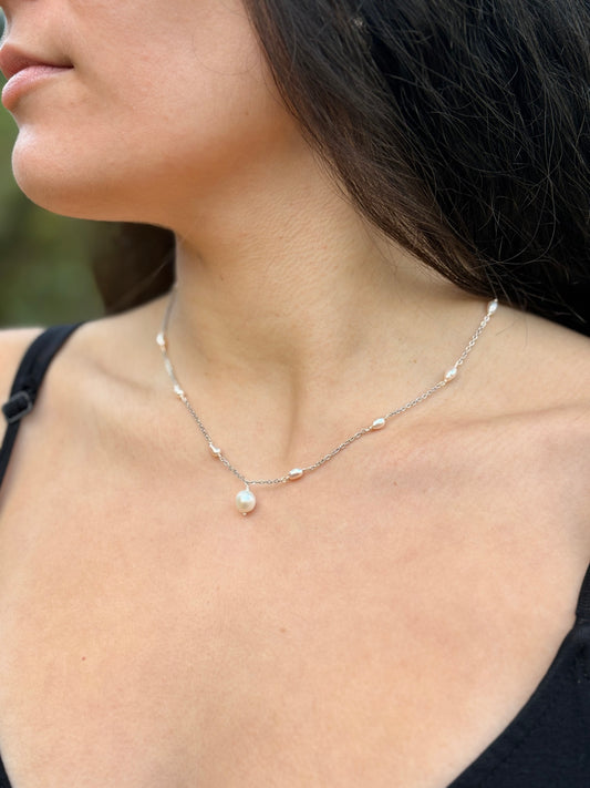 Perlenkette - Silberner Hauch